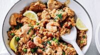 How to make chicken and prawn paella